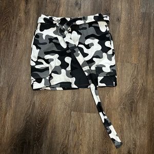 Army pattern cargo skirt